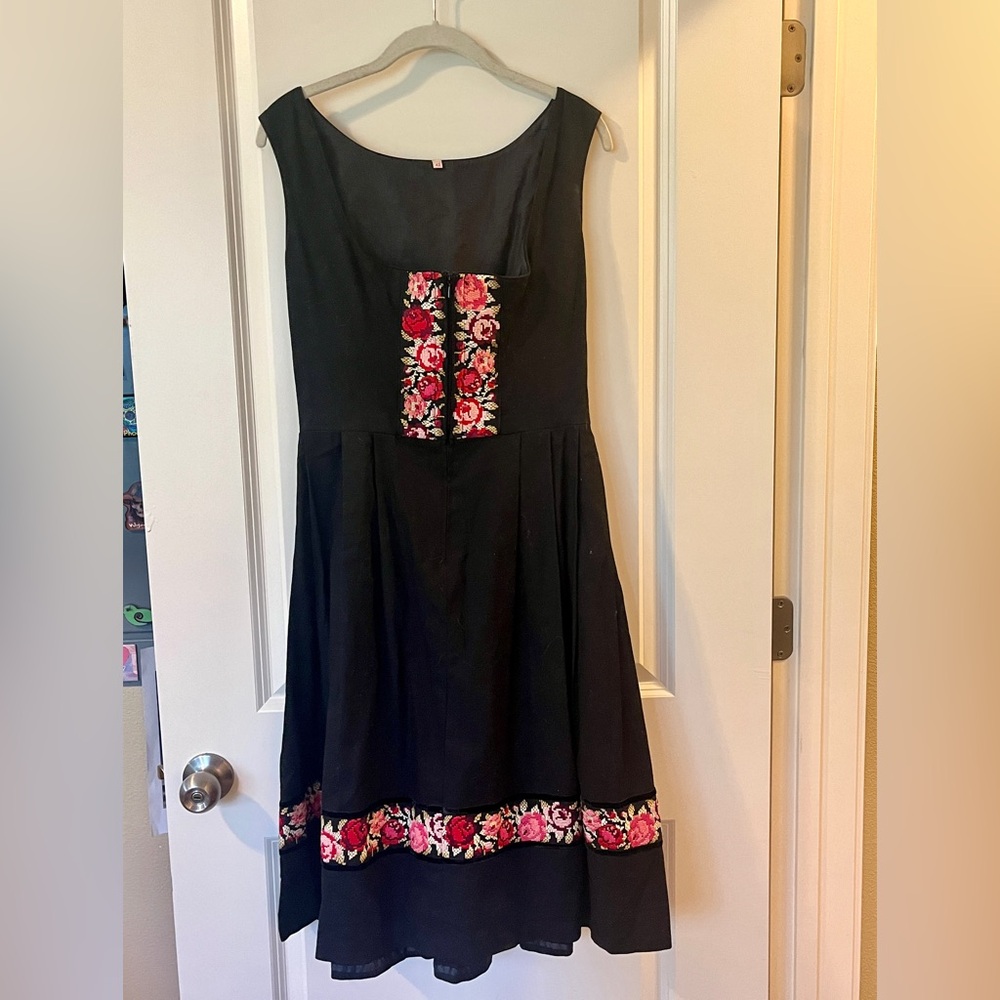 VINTAGE Dirndl - black, size 10 US - 42 EU